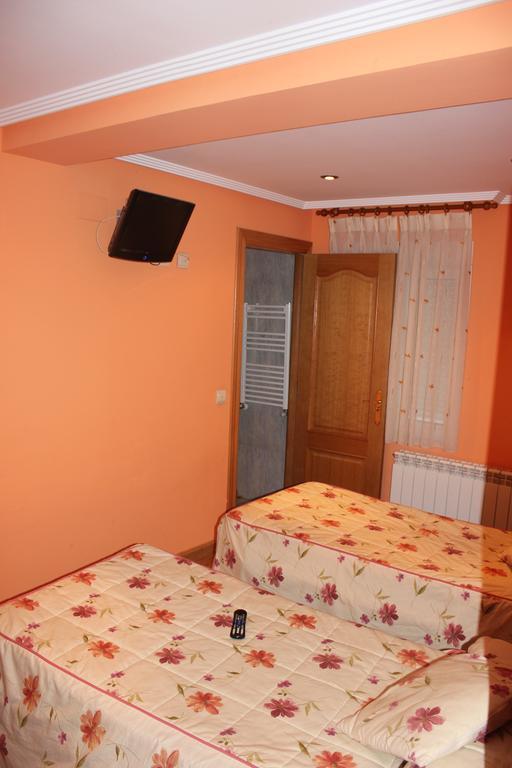 Hotel Asador Rindion Tineo Quarto foto